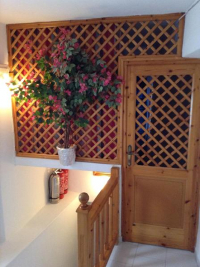  Seatincenter Rooms  Микены